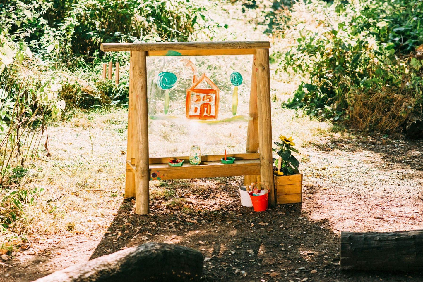 Plum Discovery Create and Paint Wooden Easel – Brown